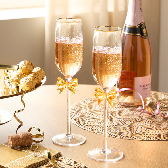 Champagnerflöten mit Schleife