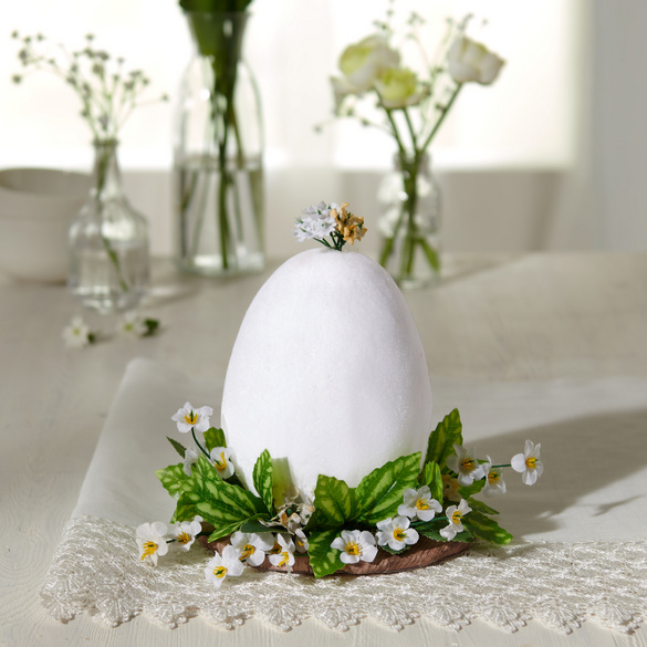 Osterdeko Samt-Ei in Blumenkranz