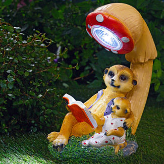 Solarleuchte-Erdmännchen Paar am Lagerfeuer--19 x 18 cm--Deko-Garten-Solarlampe 