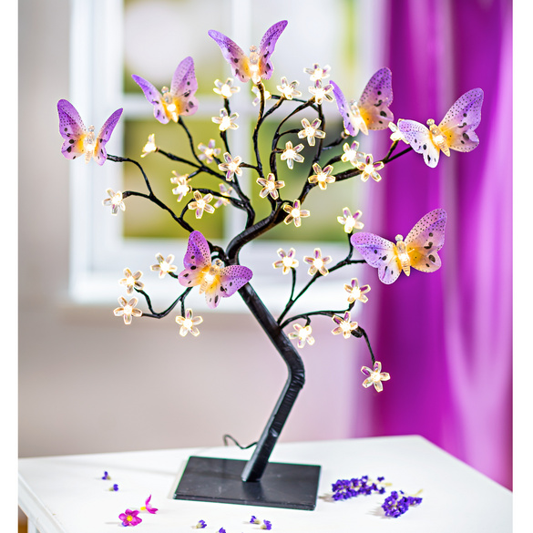 LED-Baum mit Schmetterlingen