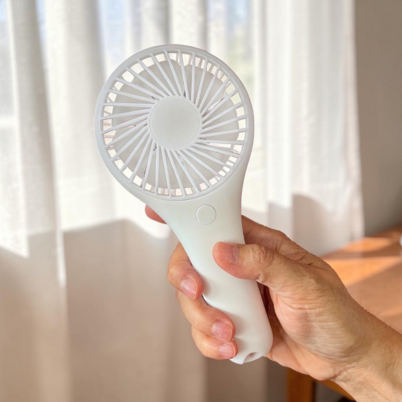 Handventilator mit Standfuß