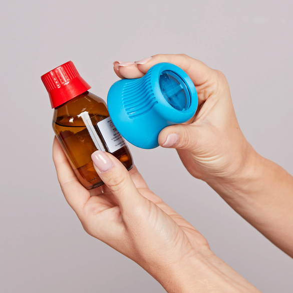 Flaschenöffner mit Lupe 2in1