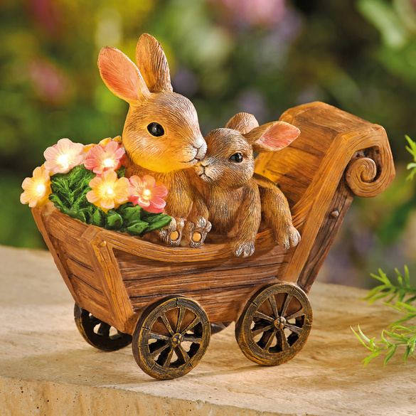 Solar-Bollerwagen mit Hasen
