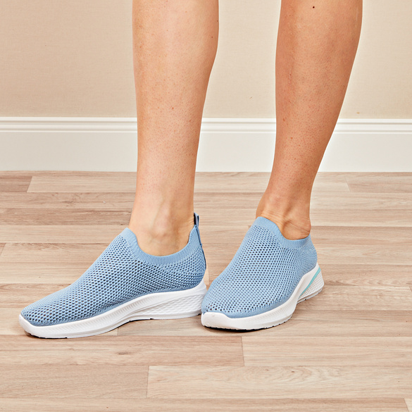 Sommer-Sneaker hellblau