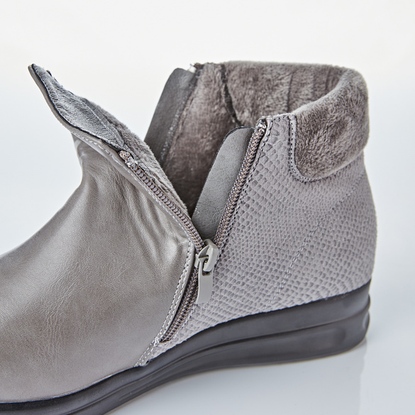 Stiefelette "Olga" grau
