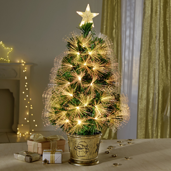 Leuchtender Weihnachtsbaum mit Stern