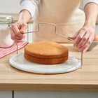 Verstellbarer Tortenschneider