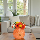 Vase in Blütenform aus Keramik Apricot